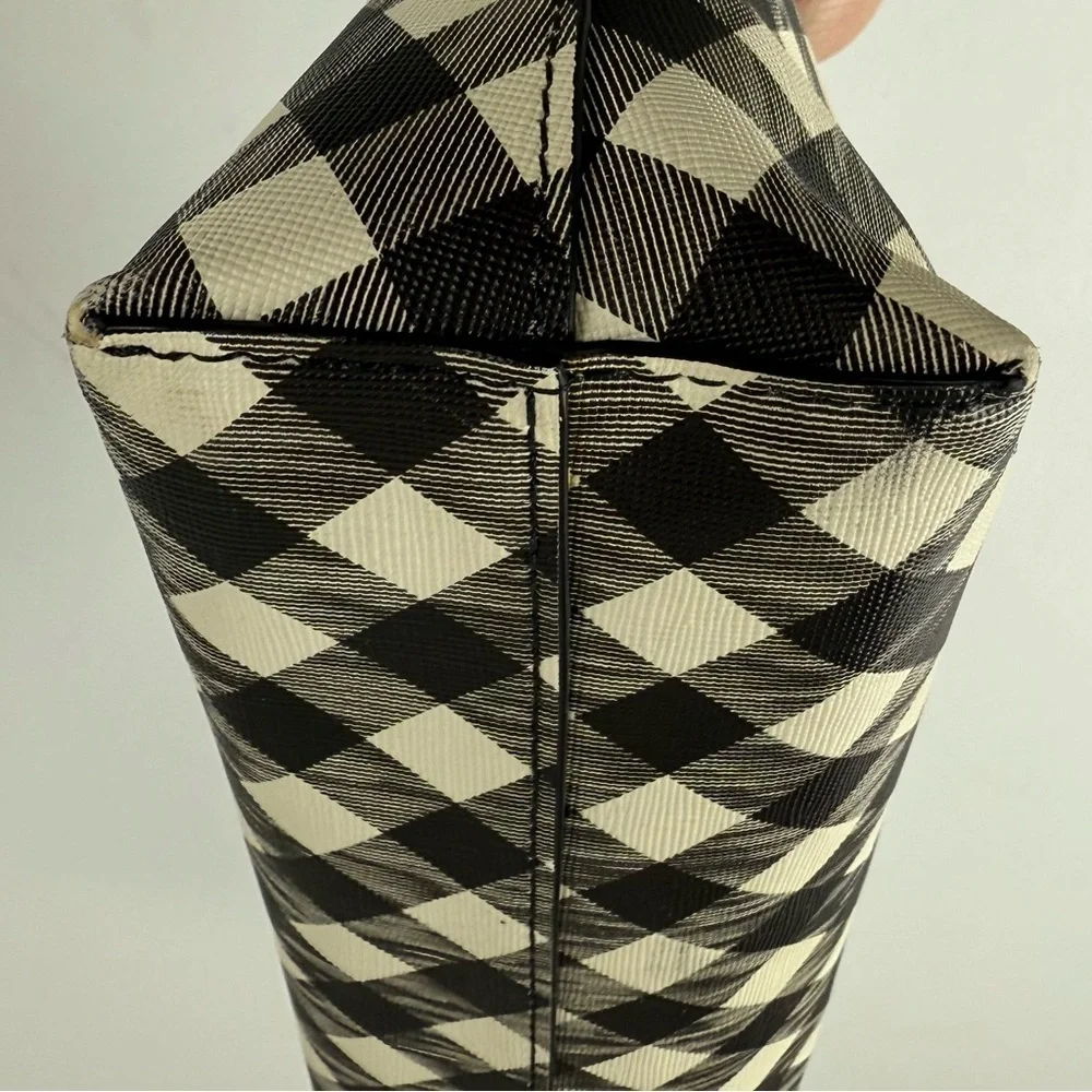 Talbots Cosmetic Makeup Bag Womens Black Cream Gingham Scallop Zipper Travel